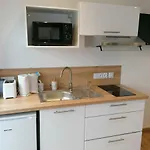 شقة Les Pommiers Duplex Cosy Confort Mitoyen D'une Maison Neuve Avec Terrasse Entree Independante Parking 5 Mn De Bayeux Et 10 Mn Du Debarquement