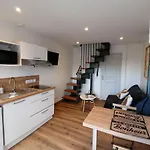 Les Pommiers Duplex Cosy Confort Mitoyen D'une Maison Neuve Avec Terrasse Entree Independante Parking 5 Mn De Bayeux Et 10 Mn Du Debarquement * Sommervieu