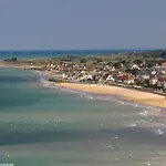 Les Pommiers Duplex Cosy Confort Mitoyen D'une Maison Neuve Avec Terrasse Entree Independante Parking 5 Mn De Bayeux Et 10 Mn Du Debarquement Sommervieu