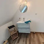 Les Pommiers Duplex Cosy Confort Mitoyen D'une Maison Neuve Avec Terrasse Entree Independante Parking 5 Mn De Bayeux Et 10 Mn Du Debarquement شقة *
