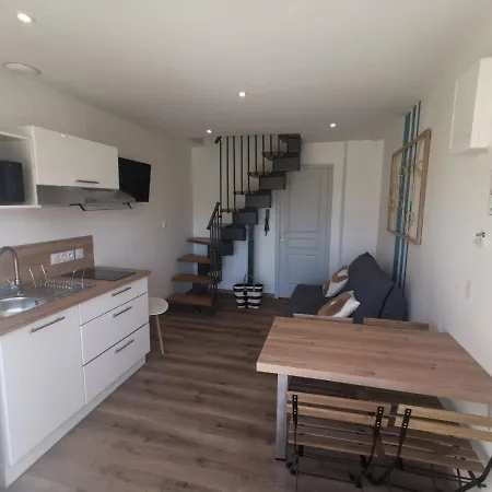 Les Pommiers Duplex Cosy Confort Mitoyen D'une Maison Neuve Avec Terrasse Entree Independante Parking 5 Mn De Bayeux Et 10 Mn Du Debarquement Appartement Sommervieu