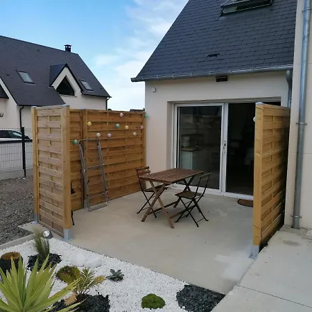 Appartement Les Pommiers Duplex Cosy Confort Mitoyen D'une Maison Neuve Avec Terrasse Entree Independante Parking 5 Mn De Bayeux Et 10 Mn Du Debarquement