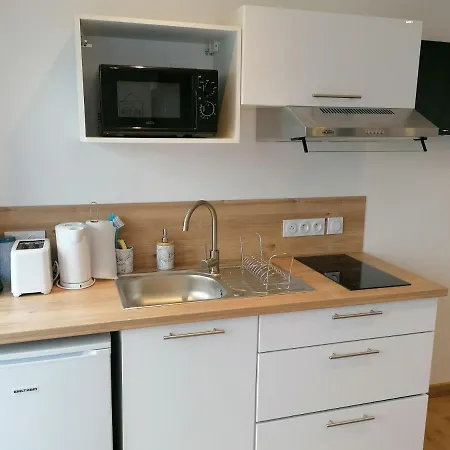 Appartement Les Pommiers Duplex Cosy Confort Mitoyen D'une Maison Neuve Avec Terrasse Entree Independante Parking 5 Mn De Bayeux Et 10 Mn Du Debarquement