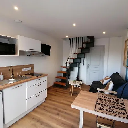 Les Pommiers Duplex Cosy Confort Mitoyen D'une Maison Neuve Avec Terrasse Entree Independante Parking 5 Mn De Bayeux Et 10 Mn Du Debarquement * Sommervieu