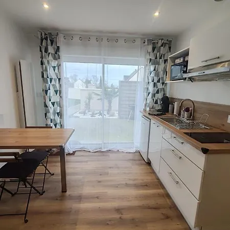 Les Pommiers Duplex Cosy Confort Mitoyen D'une Maison Neuve Avec Terrasse Entree Independante Parking 5 Mn De Bayeux Et 10 Mn Du Debarquement شقة Sommervieu