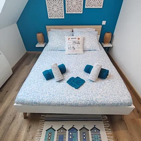 Appartement Les Pommiers Duplex Cosy Confort Mitoyen D'une Maison Neuve Avec Terrasse Entree Independante Parking 5 Mn De Bayeux Et 10 Mn Du Debarquement *