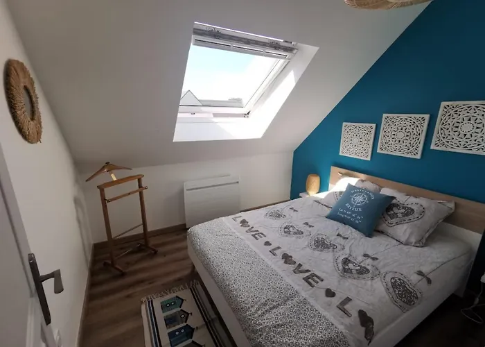 Les Pommiers Duplex Cosy Confort Mitoyen D'une Maison Neuve Avec Terrasse Entree Independante Parking 5 Mn De Bayeux Et 10 Mn Du Debarquement Διαμέρισμα *