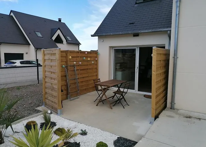 Διαμέρισμα Les Pommiers Duplex Cosy Confort Mitoyen D'une Maison Neuve Avec Terrasse Entree Independante Parking 5 Mn De Bayeux Et 10 Mn Du Debarquement