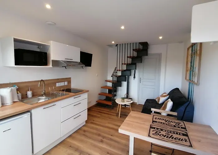 Les Pommiers Duplex Cosy Confort Mitoyen D'une Maison Neuve Avec Terrasse Entree Independante Parking 5 Mn De Bayeux Et 10 Mn Du Debarquement * Sommervieu