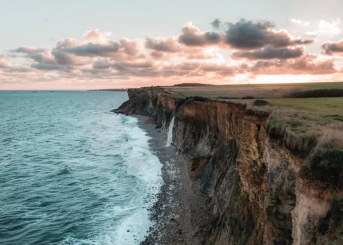 Les Pommiers Duplex Cosy Confort Mitoyen D'une Maison Neuve Avec Terrasse Entree Independante Parking 5 Mn De Bayeux Et 10 Mn Du Debarquement Διαμέρισμα *
