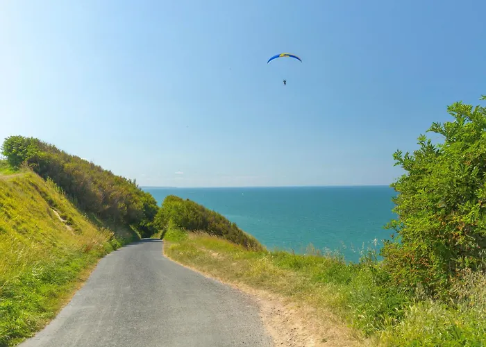 Les Pommiers Duplex Cosy Confort Mitoyen D'une Maison Neuve Avec Terrasse Entree Independante Parking 5 Mn De Bayeux Et 10 Mn Du Debarquement * Sommervieu