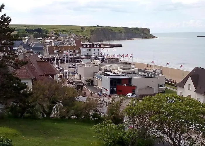 Les Pommiers Duplex Cosy Confort Mitoyen D'une Maison Neuve Avec Terrasse Entree Independante Parking 5 Mn De Bayeux Et 10 Mn Du Debarquement * Sommervieu