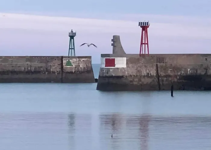 Διαμέρισμα Les Pommiers Duplex Cosy Confort Mitoyen D'une Maison Neuve Avec Terrasse Entree Independante Parking 5 Mn De Bayeux Et 10 Mn Du Debarquement