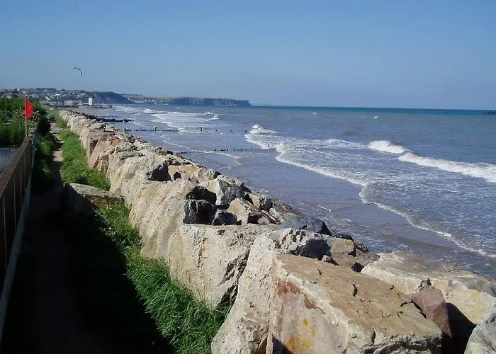 Les Pommiers Duplex Cosy Confort Mitoyen D'une Maison Neuve Avec Terrasse Entree Independante Parking 5 Mn De Bayeux Et 10 Mn Du Debarquement *