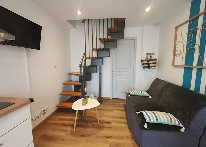 Les Pommiers Duplex Cosy Confort Mitoyen D'une Maison Neuve Avec Terrasse Entree Independante Parking 5 Mn De Bayeux Et 10 Mn Du Debarquement Διαμέρισμα