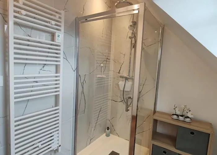 Les Pommiers Duplex Cosy Confort Mitoyen D'une Maison Neuve Avec Terrasse Entree Independante Parking 5 Mn De Bayeux Et 10 Mn Du Debarquement Διαμέρισμα Sommervieu